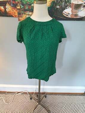 Boden Kelly Green and Black print Silk Blend Patterned Cap Sleeve Blouse size 4